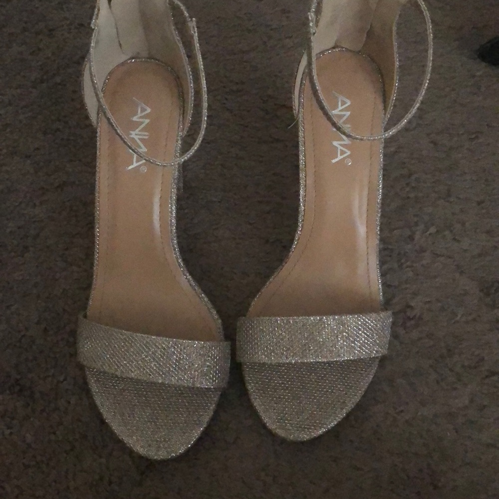 Heels never been worn